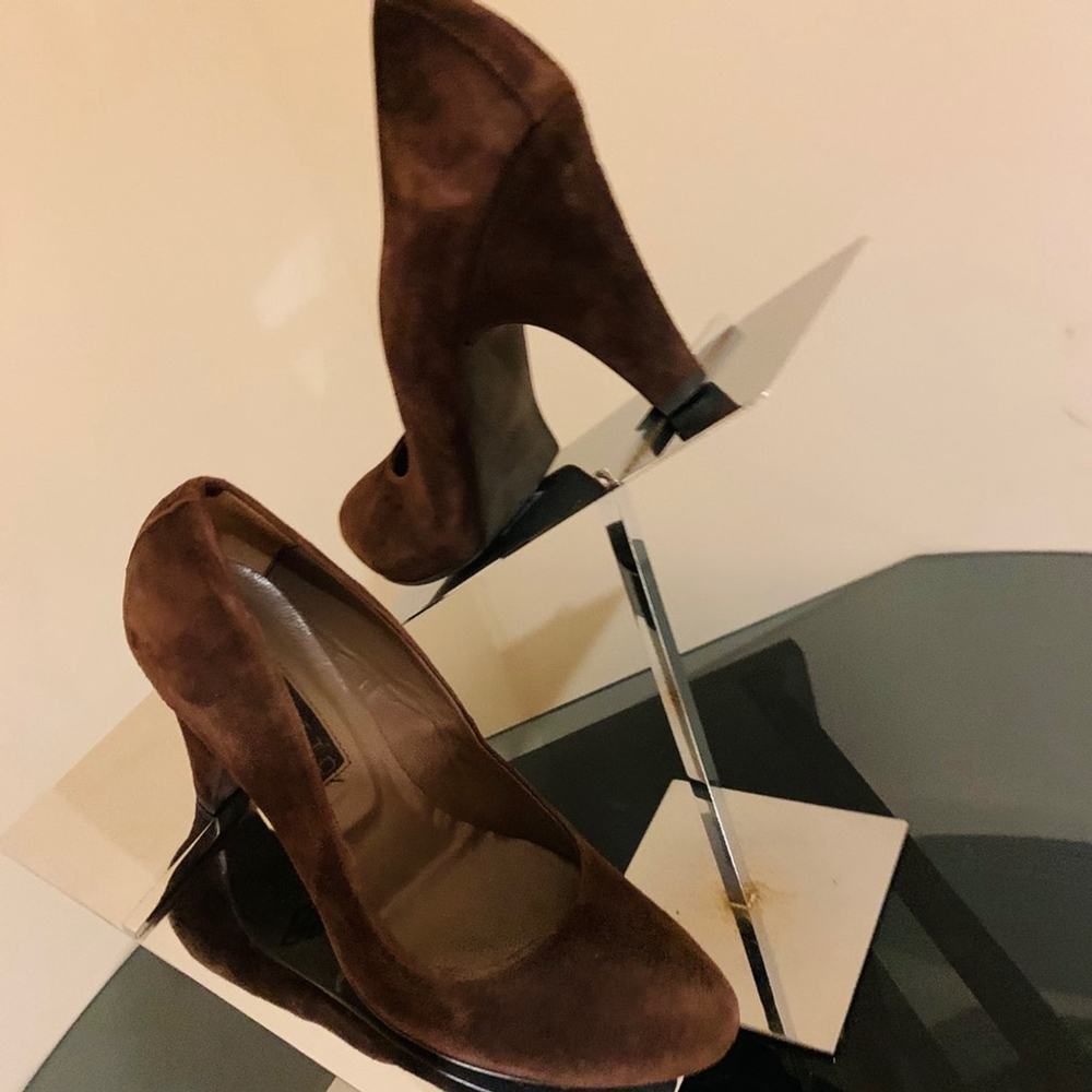 S17- 💰💲SALE 💰💲 Progetto brown suede leather size 9